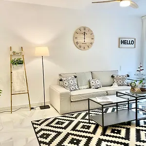 Rs 16 Center Of By Eaw Homes Apartamento Marbella