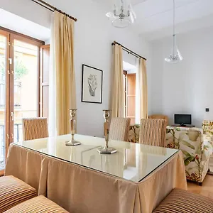  Apartamento Komodo Sierpes: Bright & Classy